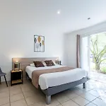 Otel Logis L'oliveraie 2*