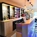 Otel Logis L'oliveraie 2*