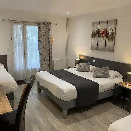 Logis L'oliveraie Hotel 2*