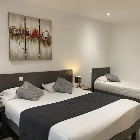 Logis L'oliveraie Hotel