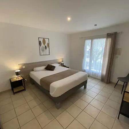 Logis L'oliveraie Hotel 2*