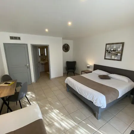Logis L'oliveraie Szálloda 3*
