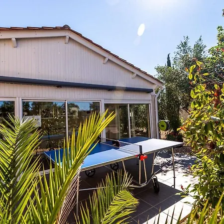 Logis L'oliveraie 2* كونْياك