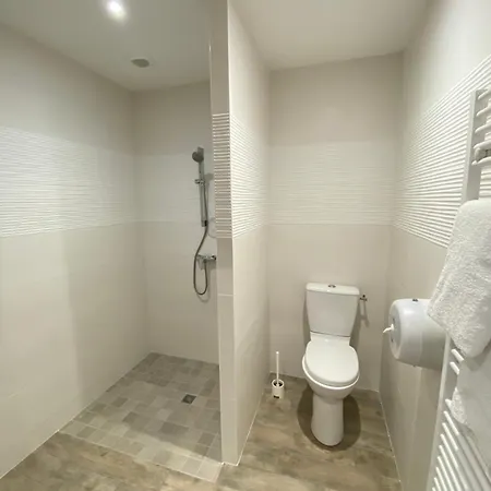 Hotel Logis L'oliveraie 2*