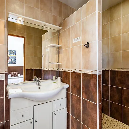 Logis L'oliveraie 2*