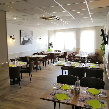 Logis L'oliveraie Hotel
