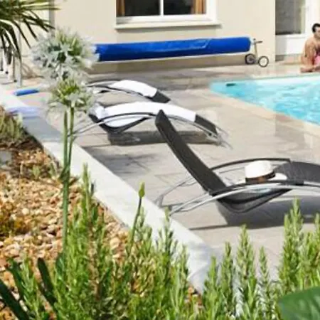 Logis L'oliveraie Hotel