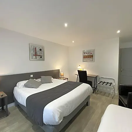 Logis L'oliveraie Hotel