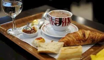 Hotel Logis L'oliveraie 2*