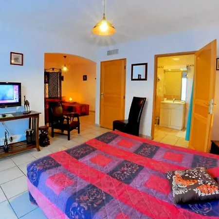 Hotel Logis L'oliveraie