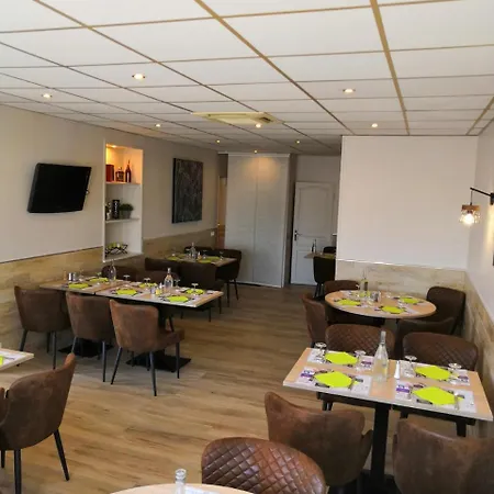 Logis L'oliveraie Hotel