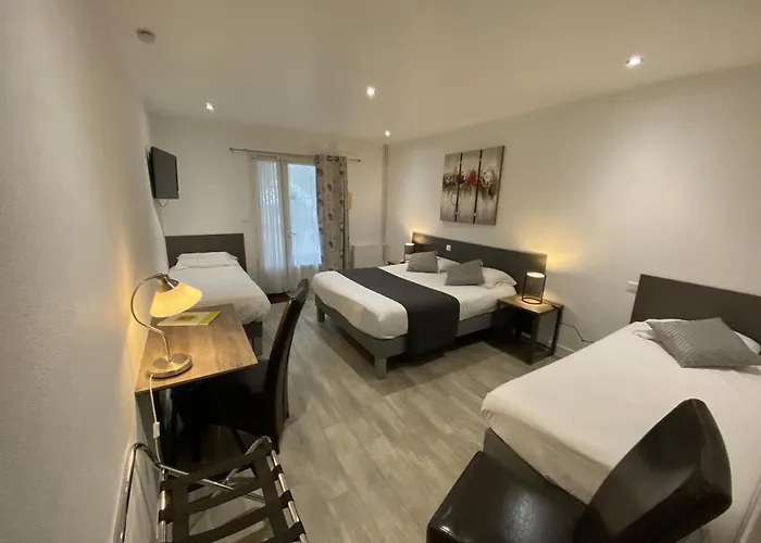 Hotel Logis L'oliveraie 2*