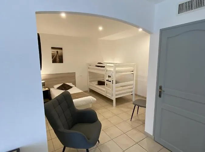 Logis L'oliveraie 2*