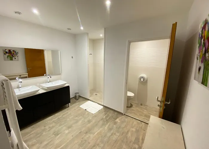 Logis L'oliveraie Hotel