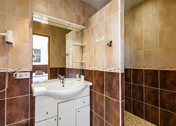 Logis L'oliveraie 2*