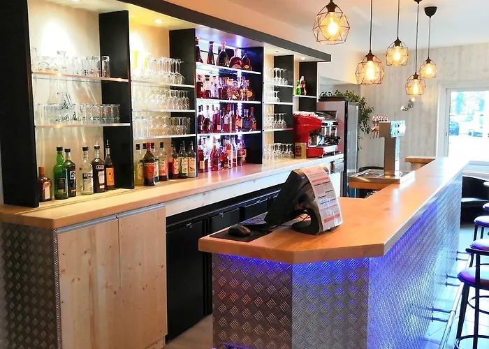 Hotel Logis L'oliveraie 2*