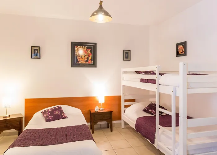 Logis L'oliveraie Hotel 2*