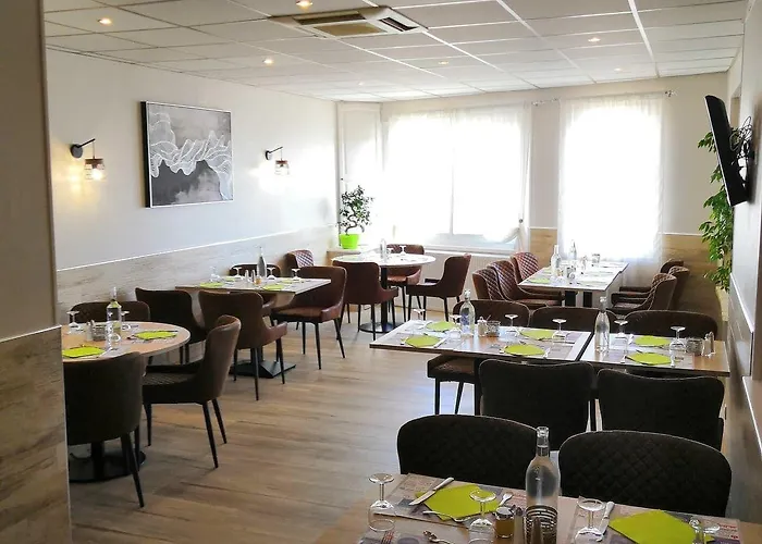 Logis L'oliveraie Hotel