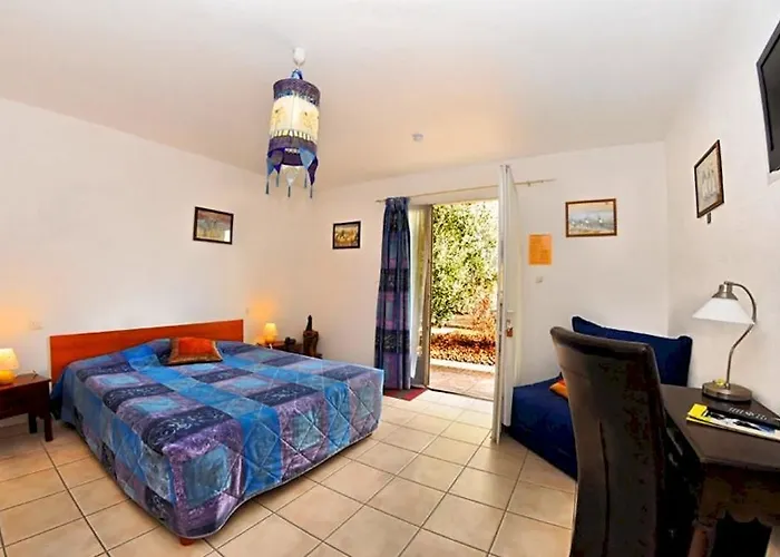 Hotel Logis L'oliveraie Cognac