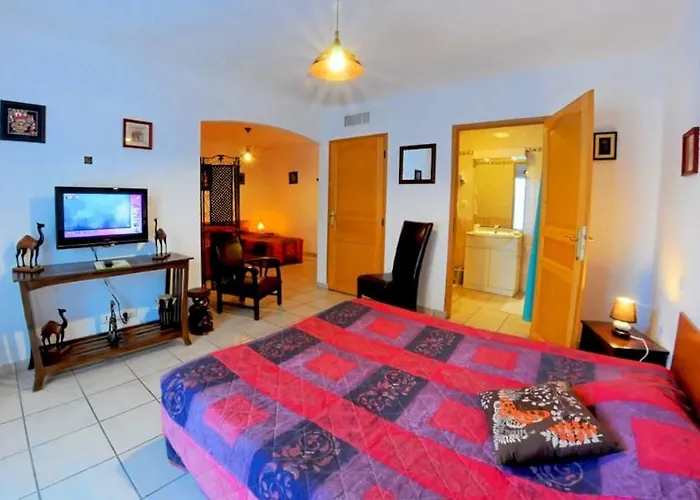 Hotel Logis L'oliveraie