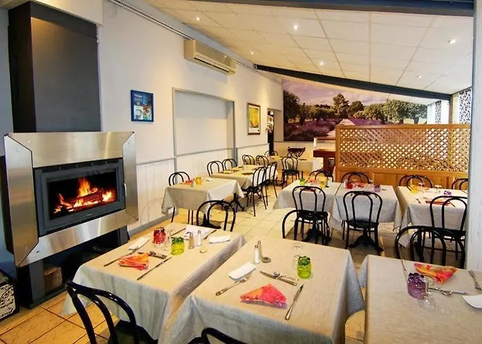 Hotel Logis L'oliveraie